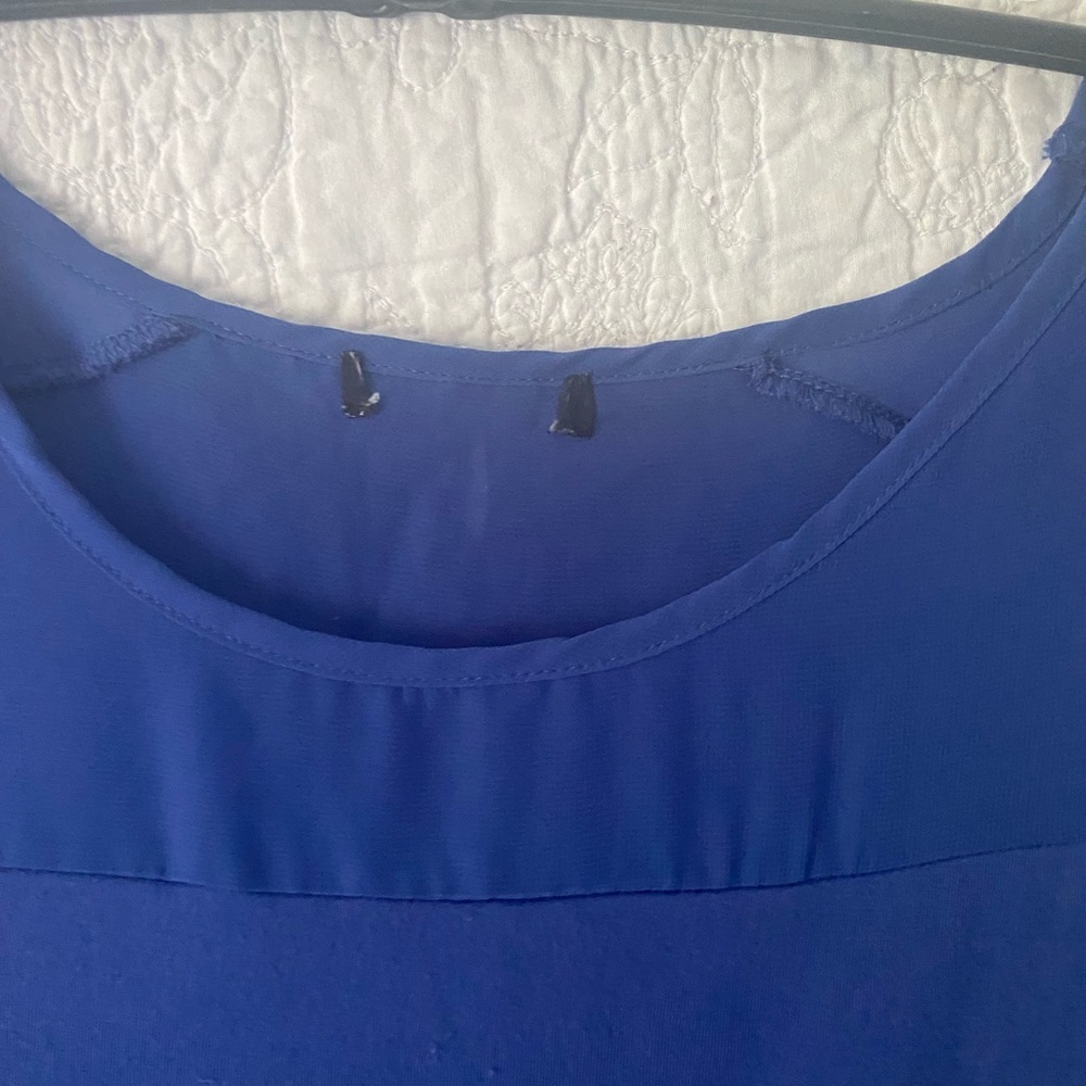 Women’s top sleeveless vibrant blue size XL tag‎ was removed - Picture 2 of 3